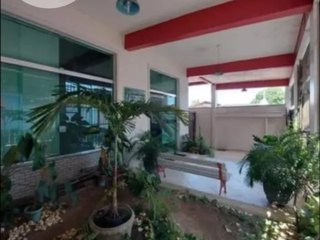 Imagem: A loja possui 4 Dormitórios, 4 Suítes, 5 Vagas na garagem
