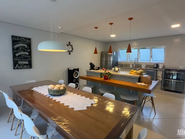 Imagem 2: Linda Casa Térrea c/ 5 Dorms c/4 Suites + Area Gourmet e Piscina....