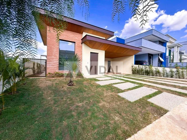 Imagem: CASA TÉRREA COM 3 SUÍTES E PISCINA À