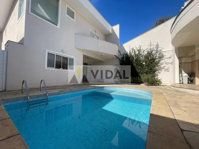 Imagem: Sobrado 350M² com 3 Suítes e Piscina À