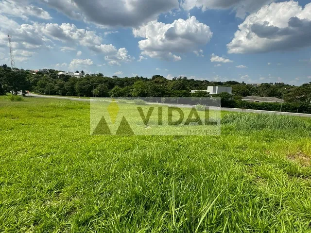 Imagem: TERRENO À VENDA DE 1.360m² NO CONDOMÍNIO