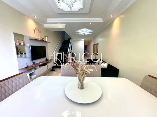 Imagem 3: Oportunidade! Casa Sobreposta tripex com 4 quartos e 3 suítes na Aparecida, Santos-SP!