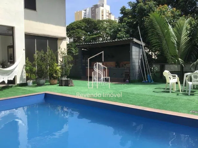 Imagem: Pacaembú - Casa À Venda de 520M² com