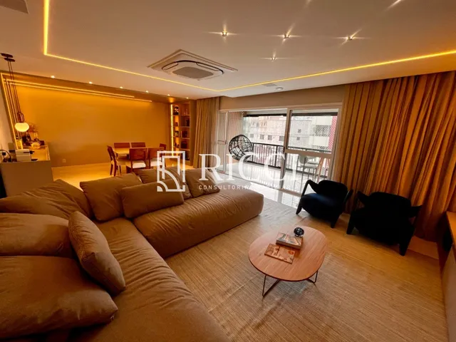 Imagem: O apartamento possui 4 Dormitórios, 4 Suítes, 4