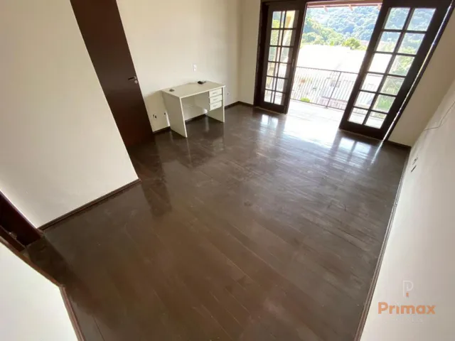Imagem 3: Casa bem localizada no Bairro Bateas, Brusque/SC com 4 quartos e área de festas