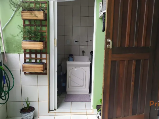 Imagem 3: Casa com 4 Dormitórios com varanda na Santa Terezinha