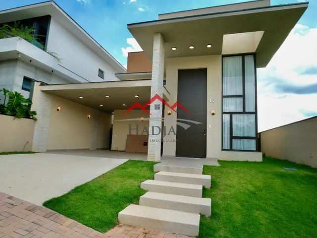 Imagem: A casa possui 3 Dormitórios, 3 Suítes, 5 Banheiros, 4