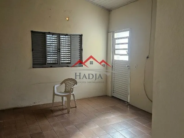 Imagem 8: Casa Térrea com Amplo Terreno e ótima localização à Venda no Jardim Chapadão