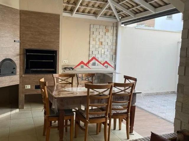 Imagem: A casa em condomínio possui 3 Dormitórios, 1 Suíte, 3