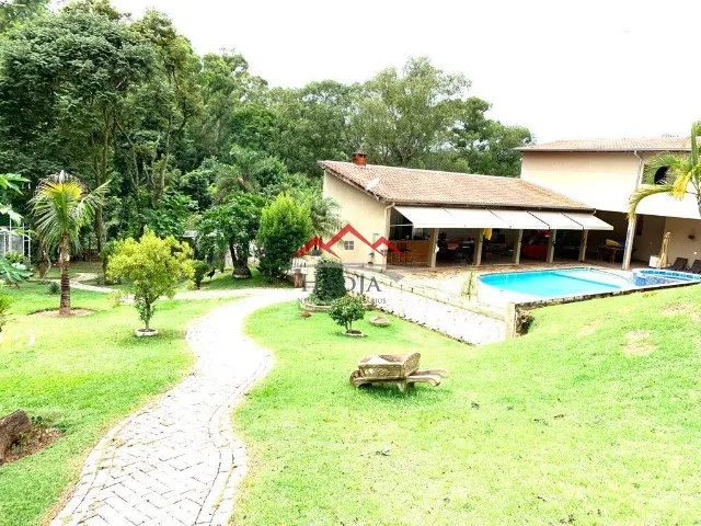 Imagem: A fazenda possui 4 Dormitórios, 3 Banheiros, 4.300m² de