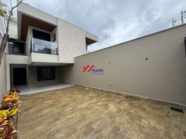 Imagem: Casa geminada com quatro quartos, suíte