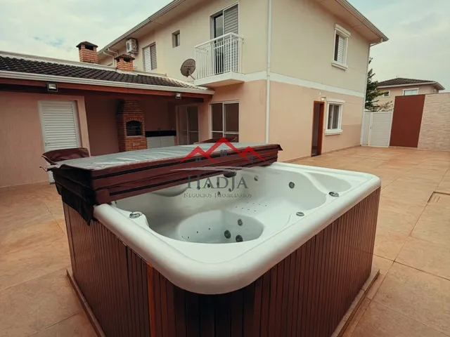 Imagem: Casa de esquina no condomínio Vintage Clube