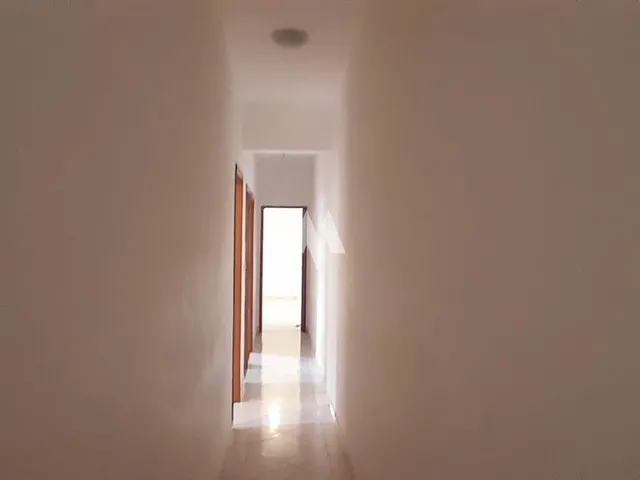 Imagem 6: Casa Sobreposta com 03 quartos (01 suíte) - Lavabo- Varanda Gourmet - Bairro Campo Grande