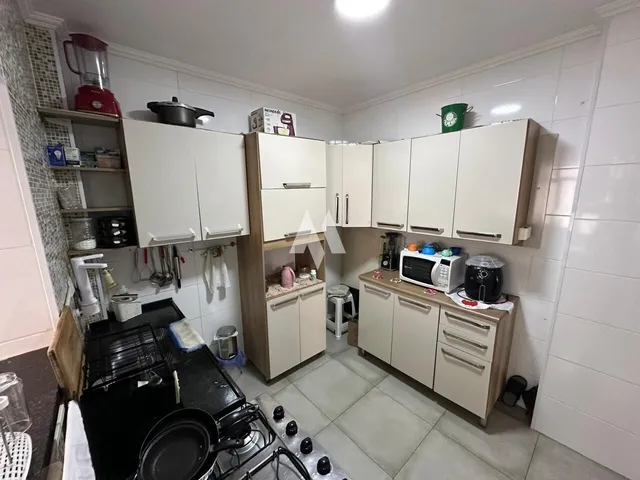 Imagem 11: Apartamento à venda com 2 dormitórios modernizado no bairro da Ponta da Praia em