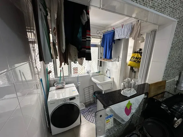 Imagem 14: Apartamento à venda com 2 dormitórios modernizado no bairro da Ponta da Praia em