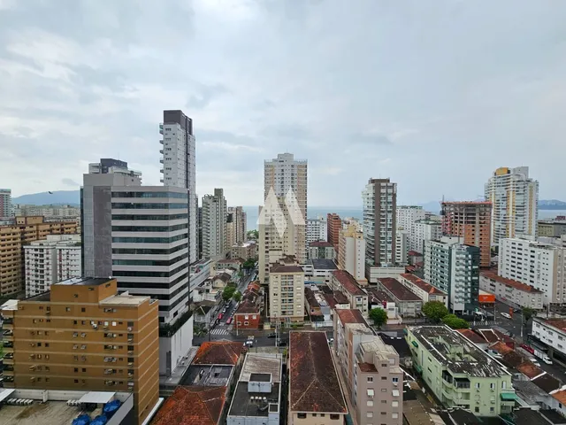 Imagem: O apartamento possui 5 Dormitórios, 1 Suíte, 2 Banheiros,