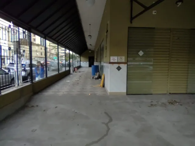 Imagem: Loja com 350m2 para alugar em avenida movimentada