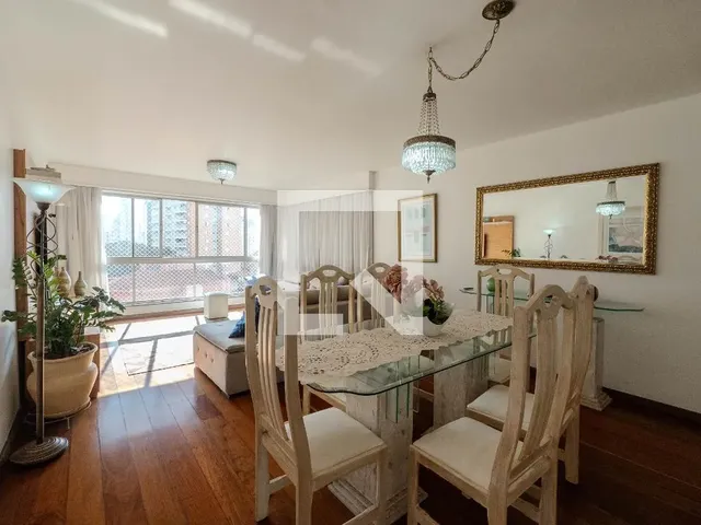 Imagem: O apartamento possui 4 Dormitórios, 1 Suíte, 3 Banheiros,