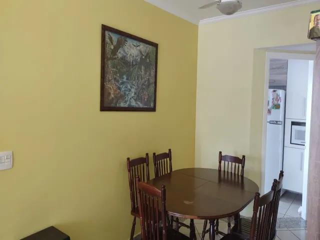 Imagem: O apartamento possui 2 Dormitórios, 1 Suíte, 1 Banheiro,