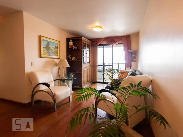 Imagem: A casa possui 4 Dormitórios, 2 Suítes, 4 Banheiros, 4