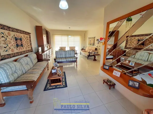 Imagem 2: Casa térrea no centro de Tramandaí, com quatro quartos, mobiliada. R$-800-Mil
