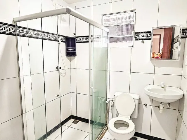 Imagem 9: Casa térrea com muito espaço e piscina