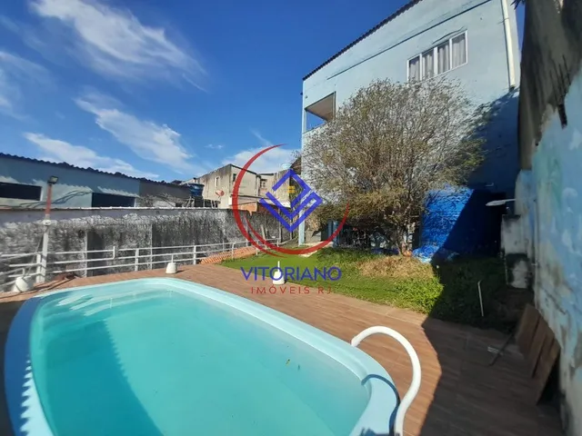 Imagem: A casa possui 6 Dormitórios, 4 Banheiros, 3 Vagas na