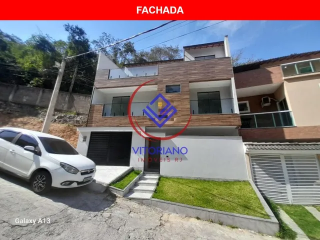 Imagem: A casa possui 3 Dormitórios, 4 Banheiros, 1 Vaga na