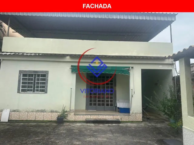 Imagem: TRÊS CASAS CENTRO DE TERRENO Á VENDA EM