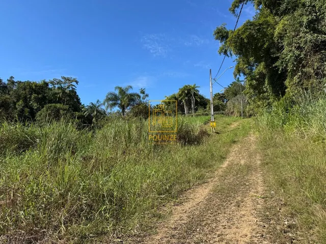Imagem: Terreno com 18m de frente no bairro Pomeranos