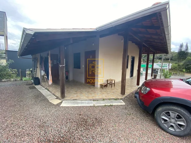 Imagem: Casa em Indaial com um amplo terreno