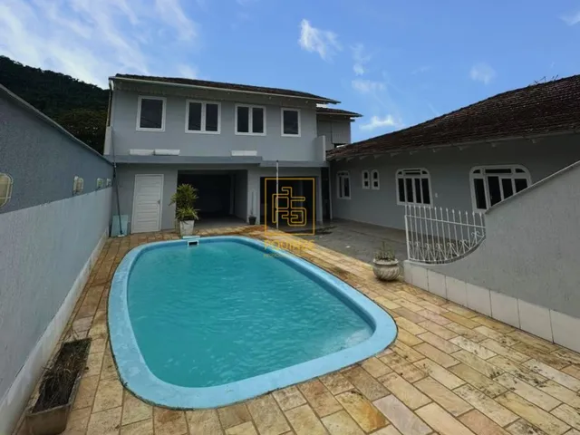Imagem: Casa com piscina em Rodeio