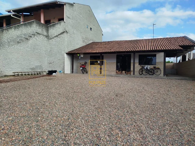 Imagem: Casa com amplo terreno