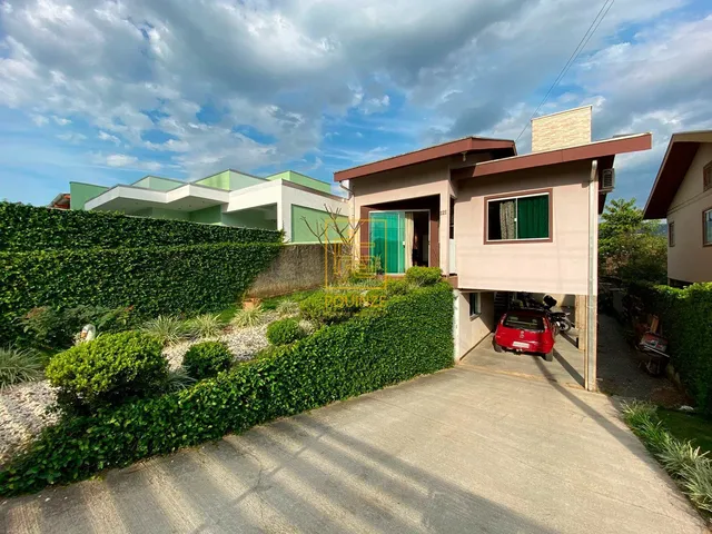 Imagem: Casa com 3 dormitórios no bairro Tapajós