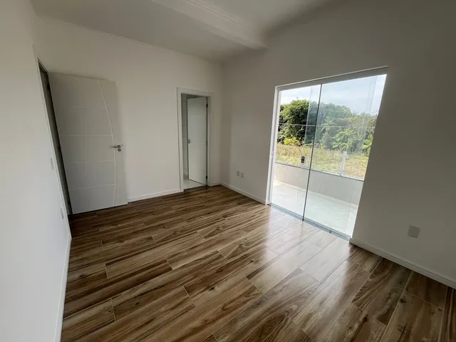 Imagem 8: Sobrado com 3 dormitórios e amplo quintal em Indaial