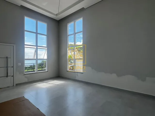 Imagem 2: Casa com vista para o mar e alto padrão de acabamento a apenas 30 metros da praia