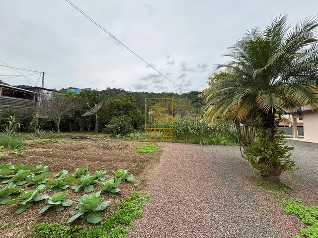 Imagem 14: Refúgio com lagoa e horta a poucos minutos da cidade