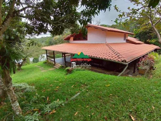 Imagem 2: Sítio de 4 ha, casa principal com 05 suítes, baias de cavalos e lago perene em G