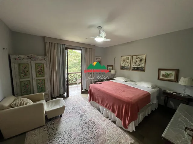 Imagem 9: Mansão de 500 m² e casa colonial de 297 m², totalizando 10 quartos, piscina, hid