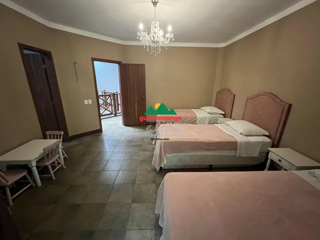 Imagem 15: Mansão de 500 m² e casa colonial de 297 m², totalizando 10 quartos, piscina, hid