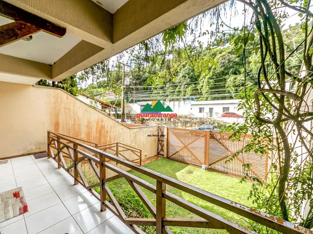 Imagem 8: Casa triplex de 405 m² com cinco suítes e um maravilhoso deck no terceiro andar