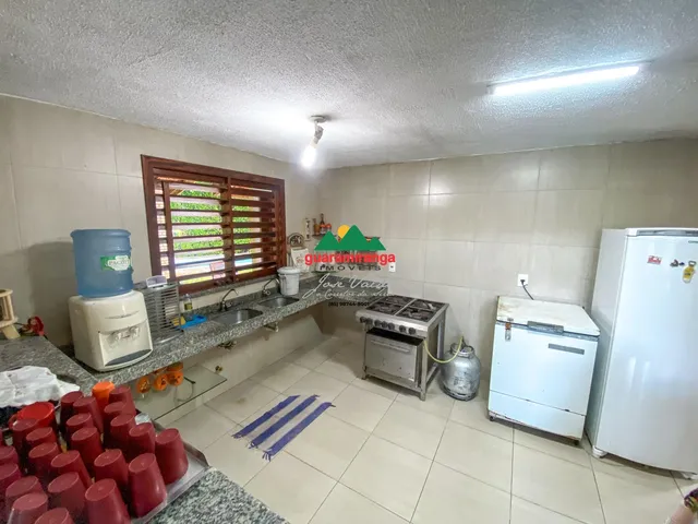 Imagem 14: Casa com 250 m² de área construída com 04 amplas suítes, piscina e mezanino, dis