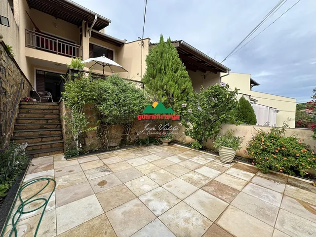 Imagem 5: Casa triplex com 5 quartos sendo 4 suítes no Centro de Guaramiranga/CE