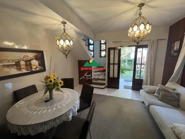 Imagem 4: Casa mobiliada em condomínio, com varanda, deck com churrasqueira e lavabo em Gu