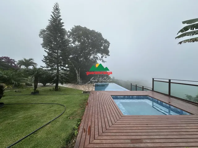 Imagem: Casa Incrível com Vista e Piscina de Borda