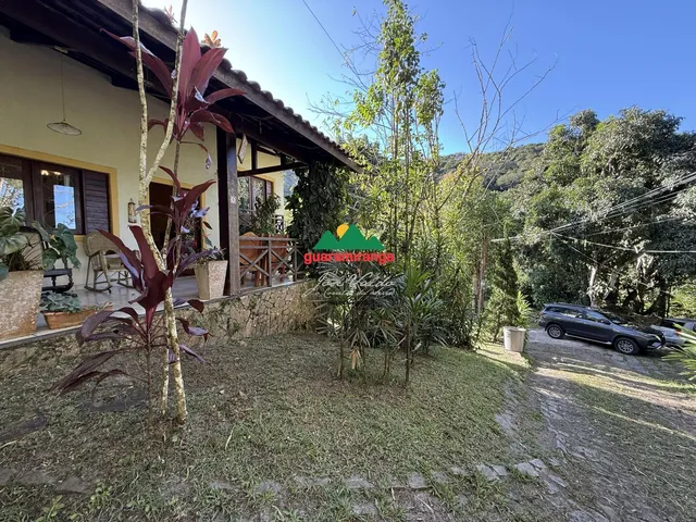 Imagem 8: Casas dentro de condomínio com deck a 2,6 km do centro de Guaramiranga
