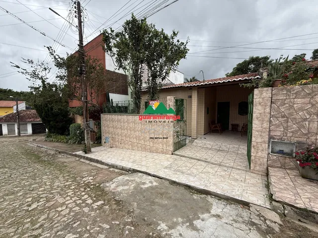 Imagem 3: Casa com localização privilegiada perto do centro, com varanda e quintal espaços