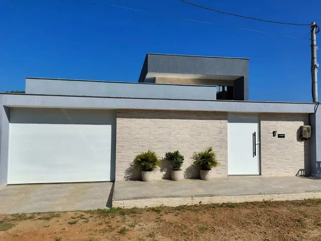 Imagem 2: Casa à venda em Cabo Frio, Pontal do Peró, com 2 quartos, 195m²