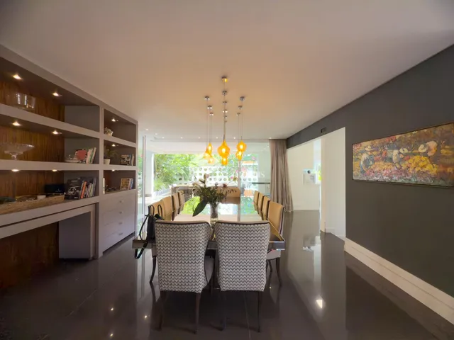 Imagem 7: Casa de altissimo padrão em condomínio fechado com 5 suítes e lazer completo!