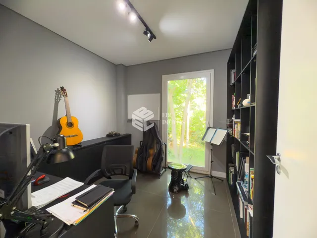 Imagem 16: Casa de altissimo padrão em condomínio fechado com 5 suítes e lazer completo!